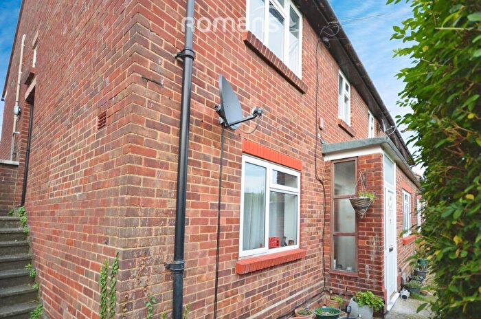 2 Bedroom Maisonette To Rent In Thirlmere Avenue, Slough, SL1