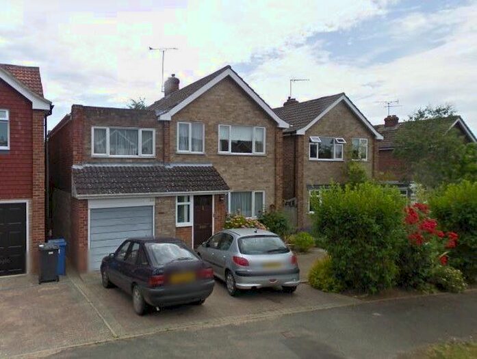 4 Bedroom Link Detached House To Rent In Bell Meadow Road, Hook, RG27