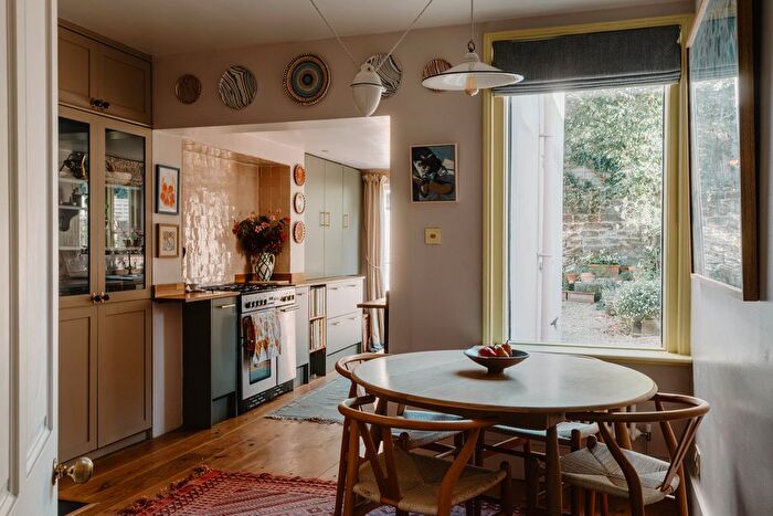 2 Bedroom Semi-detached House For Sale In Calverley Street, Tunbridge Wells, Kent, TN1