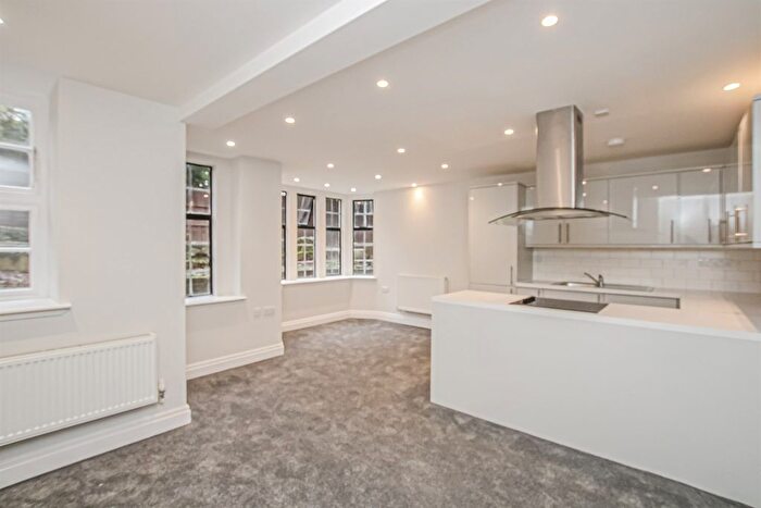 2 Bedroom Flat To Rent In Meadway Court, Meadway, Hampstead Garden Suburb, NW11