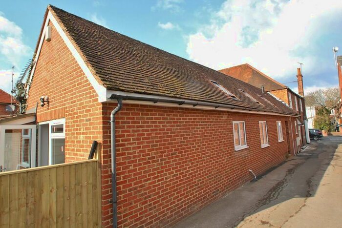 2 Bedroom Terraced Bungalow To Rent In Pangbourne, West Berkshire, RG8