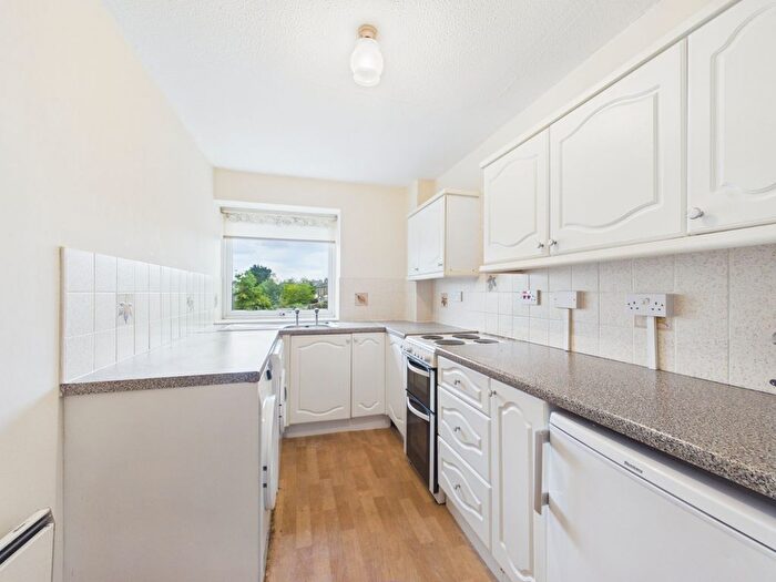 2 Bedroom Flat To Rent In Alma Road, Windsor, Berkshire, SL4