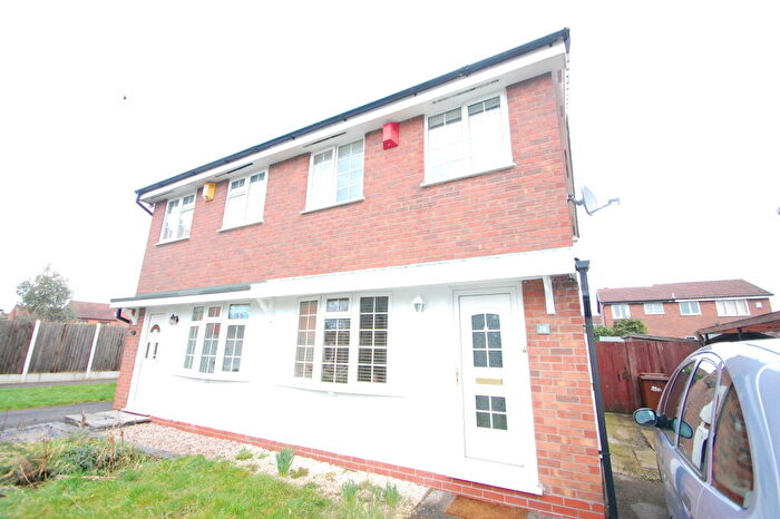 2 Bedroom House To Rent In Crestwood Close, Stretton, DE13