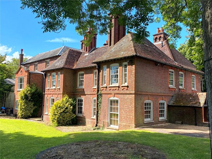 2 Bedroom Flat To Rent In Botley Hill, Botley, Southampton, Hampshire, SO30