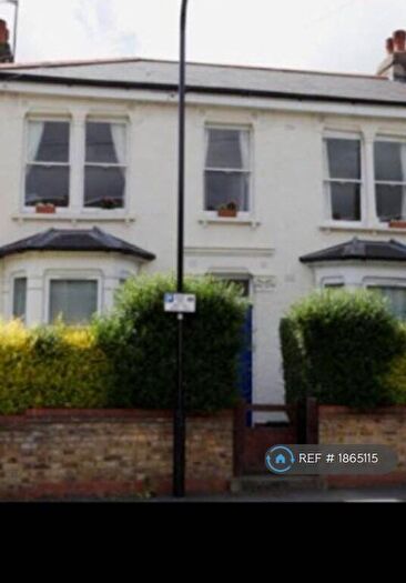 2 Bedroom Flat To Rent In Leytonstone, London, E11
