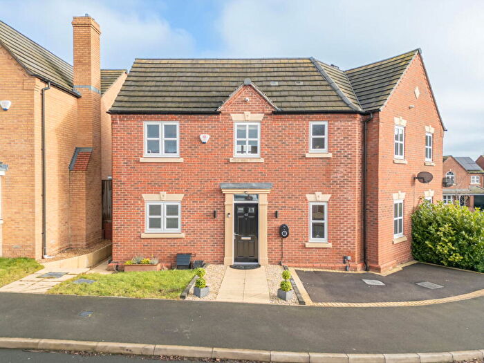 3 Bedroom Semi-Detached House For Sale In Croft Close, Two Gates, Tamworth, B77