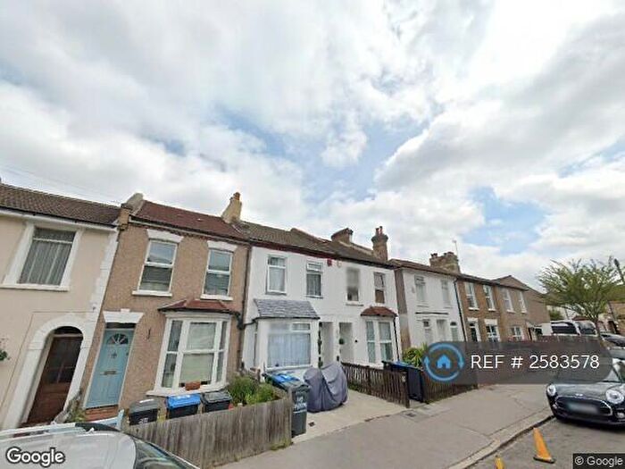 2 Bedroom Terraced House To Rent In Cobden Road, London, SE25