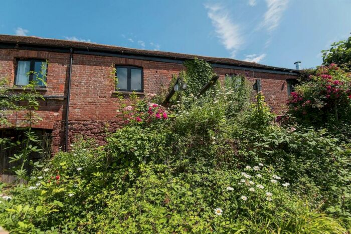3 Bedroom Barn Conversion For Sale In Pengellys Farm, Shillingford Abbot, Exeter, EX2
