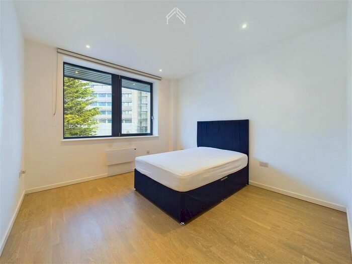 1 Bedroom Flat To Rent In Turin Court, London, TW8