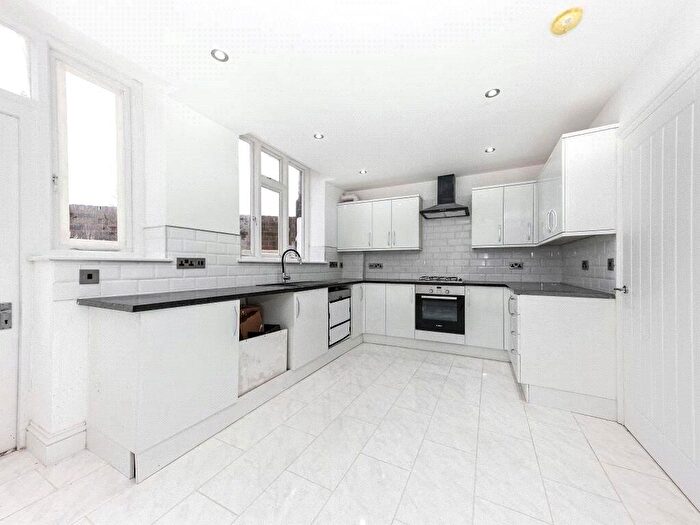 4 Bedroom End Of Terrace House To Rent In West Street, Faversham, Kent, ME13