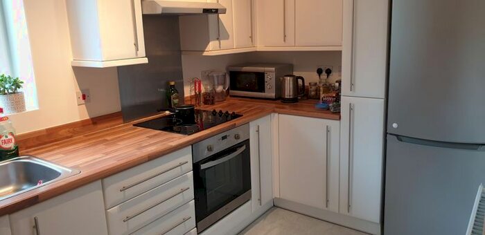 2 Bedroom Flat To Rent In Loch Crescent, Edgware Green, Edgware, Middlesex, HA8