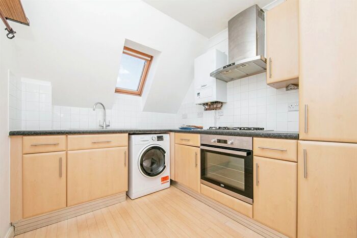 2 Bedroom Flat For Sale In Magdalen Street, Colchester, CO1
