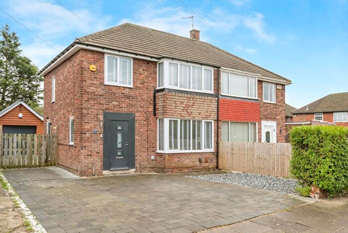 3 Bedroom Semi Detached House For Sale In Arklow Road, Doncaster, South Yorkshire, DN2