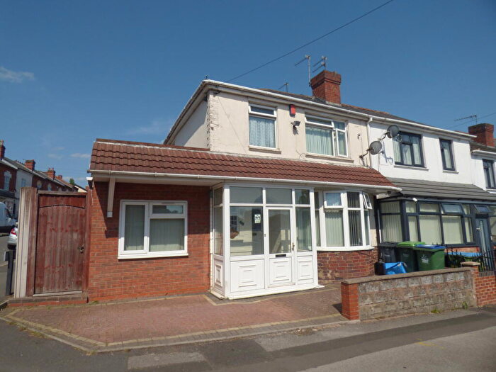 3 Bedroom Semi Detached House To Rent In Devonshire Road, Smethwick, Sandwell, B67