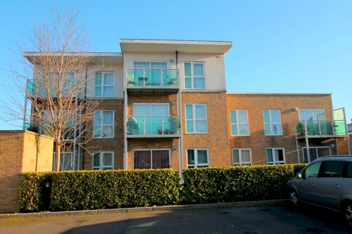1 Bedroom Ground Flat To Rent In Bedroom Ground Floor Flat In Caterham On The Hill, CR3