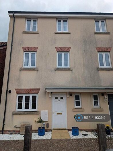 4 Bedroom Semi-Detached House To Rent In Cricketers Close, Swindon, SN4