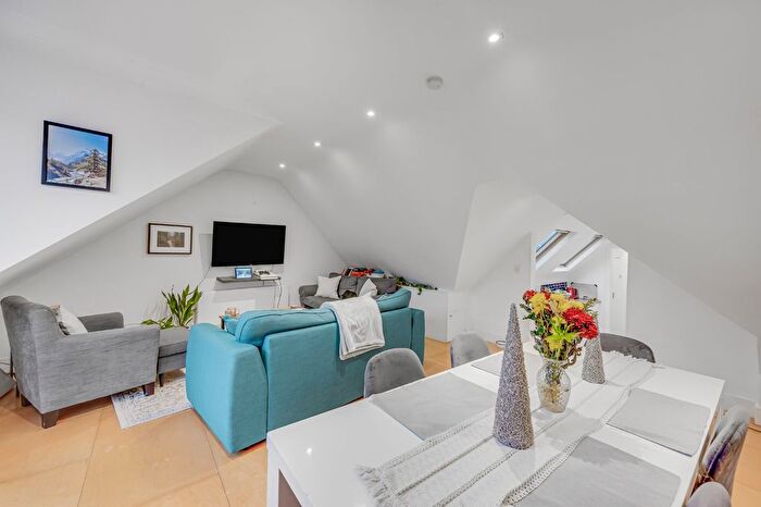 3 Bedroom Flat To Rent In Fawley Road, London, NW6