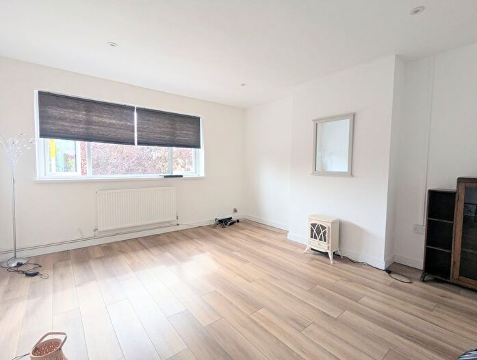 2 Bedroom Maisonette To Rent In High Street, Bedford, MK41