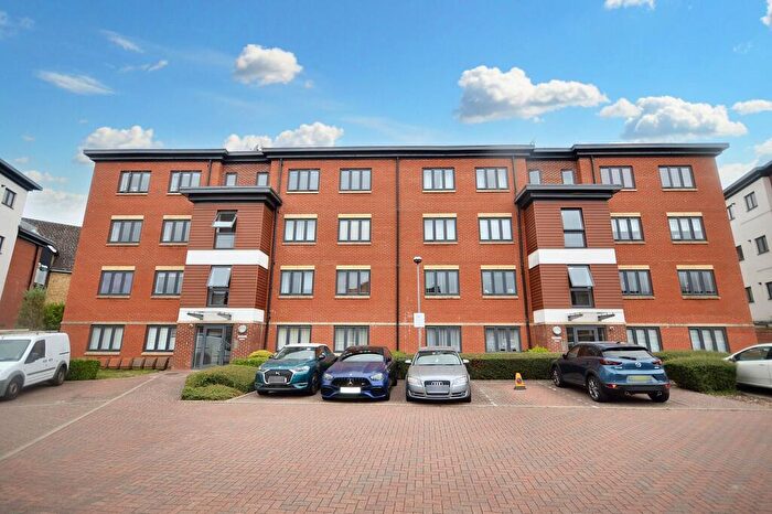 2 Bedroom Apartment To Rent In Bartlett Crescent, High Wycombe, HP12