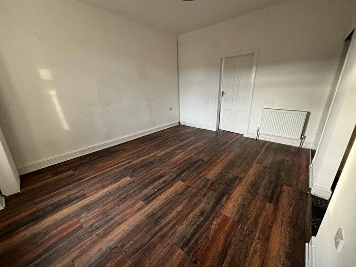 1 Bedroom Flat To Rent In West Main St, Darvel, East Ayrshire, KA17