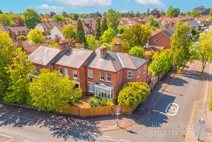 4 Bedroom Semi-Detached House For Sale In Mile End Road, Norwich, NR4