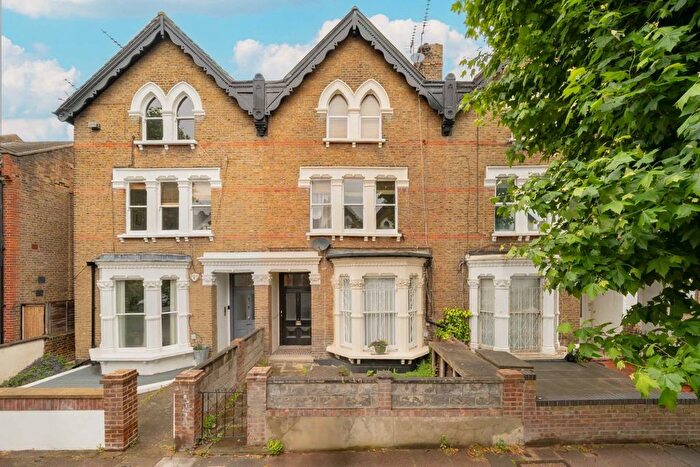 1 Bedroom Flat For Sale In Victoria Road, Queens Park, NW6