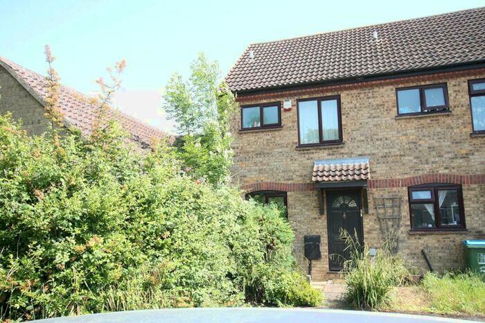 2 Bedroom Property To Rent In Capel Close, Akeley, MK18