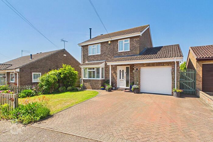 3 Bedroom Detached House For Sale In Potters Drive, Hopton, Great Yarmouth, NR31