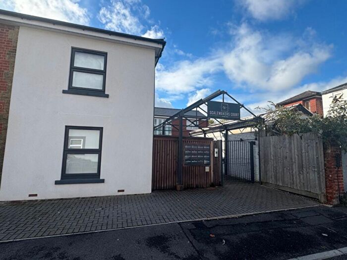 1 Bedroom Flat To Rent In Bourne Road, Southampton, Hampshire, SO15