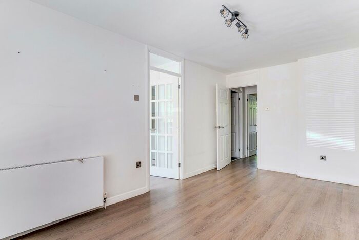 1 Bedroom Flat To Rent In Oliver Close, London, W4