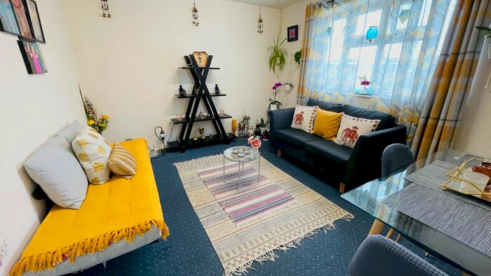 3 Bedroom Flat To Rent In Ilford Lane, Ilford, IG1