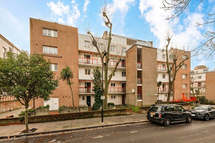 2 Bedroom Flat To Rent In Kilburn Priory, Kilburn, NW6