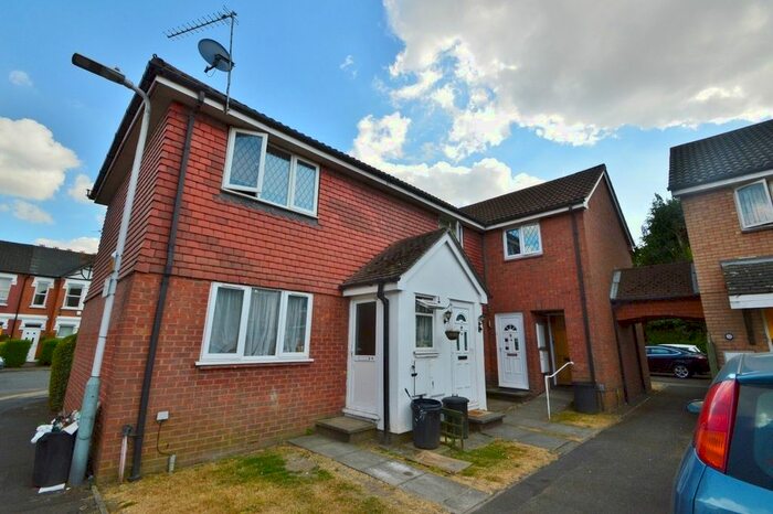 1 Bedroom Flat To Rent In Heathcote Way, West Drayton, Middlesex, UB7