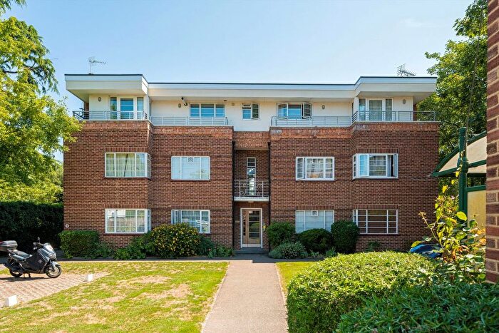 1 Bedroom Flat For Sale In London Road, Twickenham, TW1
