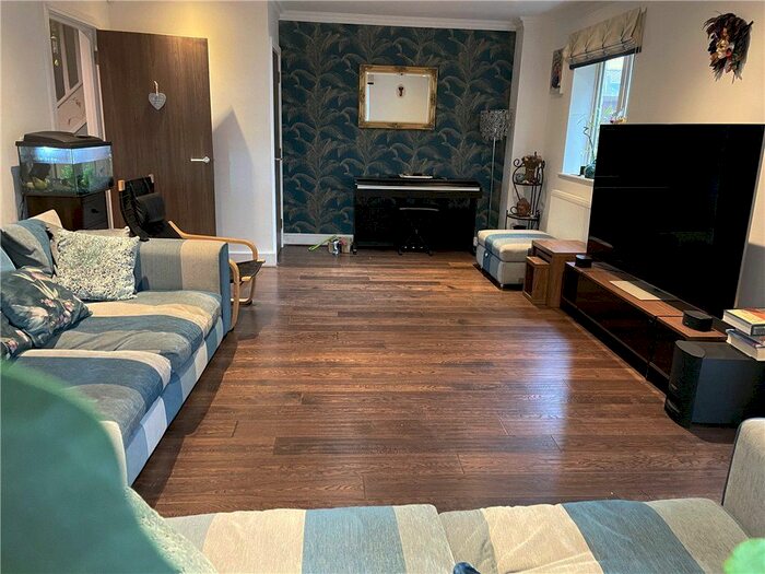 4 Bedroom Semi-Detached House To Rent In Kendra Hall Road, South Croydon, CR2