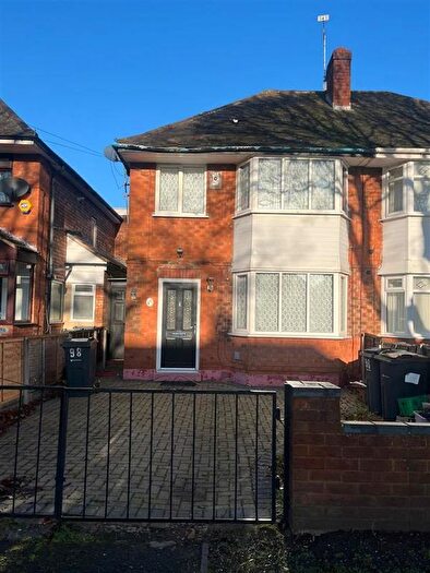 4 Bedroom Semi Detached House To Rent In Hodge Hill Road, Birmingham, B34