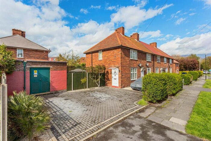 2 Bedroom End Of Terrace House To Rent In Bardney Road, Morden, SM4