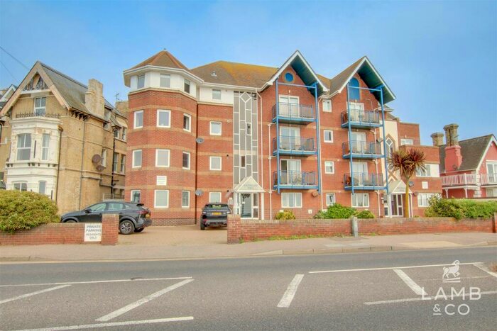 2 Bedroom Flat For Sale In Marine Parade East, Clacton-On-Sea, CO15