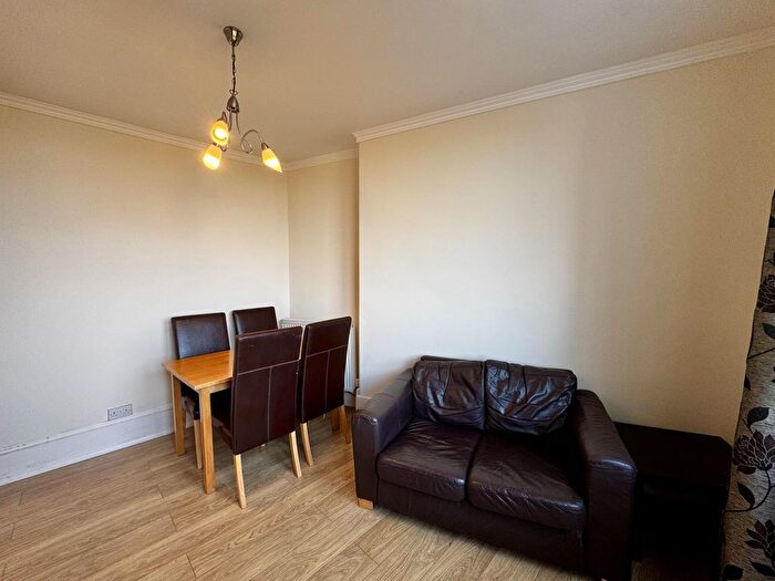 2 Bedroom Flat To Rent In G, Rosemount Viaduct, Aberdeen, AB25
