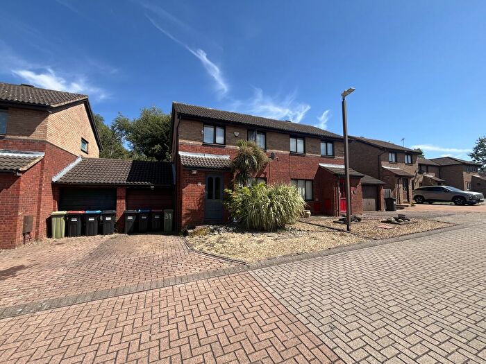 3 Bedroom Semi-Detached House To Rent In Brayton Court, Milton Keynes, MK5
