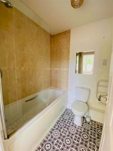1 Bedroom Flat To Rent In Queens Hotel, Front Street, Pontefract WF8