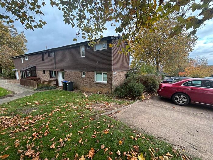 3 Bedroom End Of Terrace House For Sale In Logwell Court, Standens Barn, Northampton, NN3