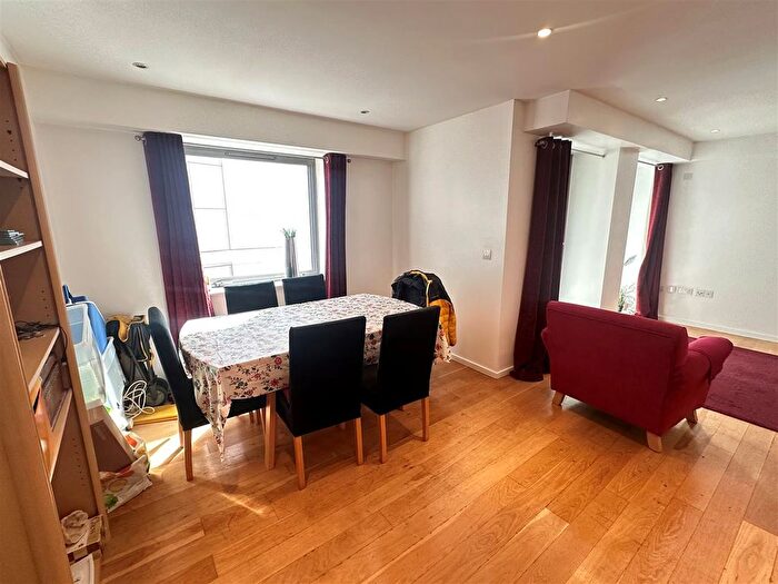 2 Bedroom Flat For Sale In Castlegate, Chester Road, M15