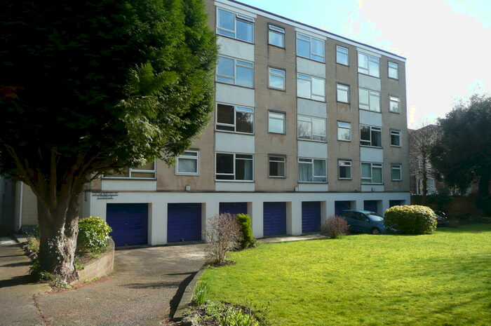 1 Bedroom Flat To Rent In Downfield Lodge, Clifton, BS8