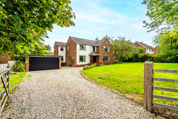4 Bedroom Detached House For Sale In The Slype, Wheathampstead, St. Albans, Hertfordshire, AL4