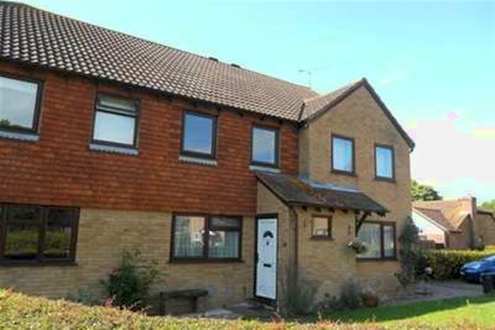 2 Bedroom House To Rent In S I N G L E T O N, TN23
