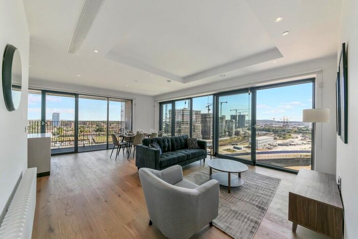 3 Bedroom Flat For Sale In Corson House, City Island Way, London, E14