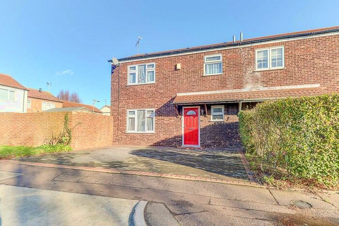 3 Bedroom Semi-Detached House To Rent In Western Approaches, Southend-on-Sea, Essex, SS2