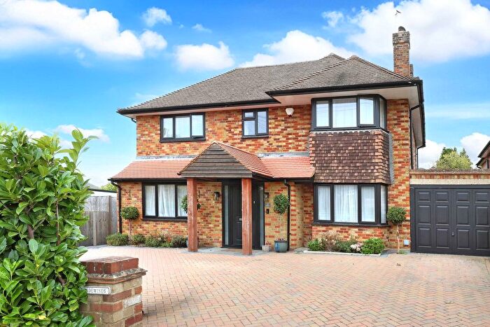 4 Bedroom Detached House For Sale In Joiners Lane, Chalfont St Peter, SL9