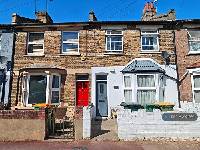 2 Bedroom Flat To Rent In Grange Road, London, E13